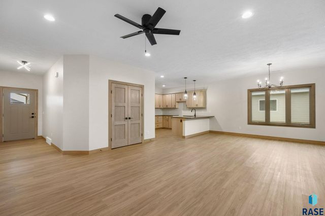 1100 S 6th Ave Avenue, Rock Rapids, IA 51246