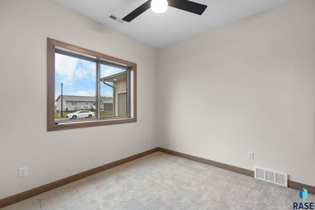 1100 S 6th Ave Avenue, Rock Rapids, IA 51246