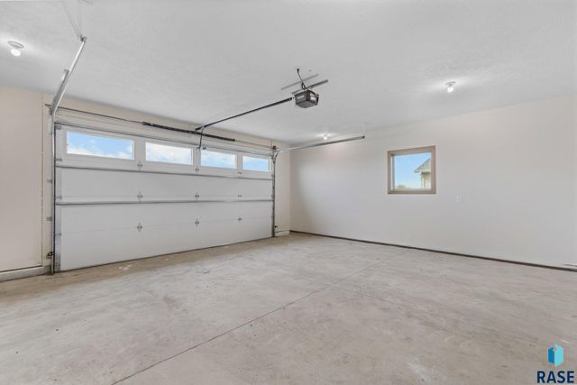 1100 S 6th Ave Avenue, Rock Rapids, IA 51246