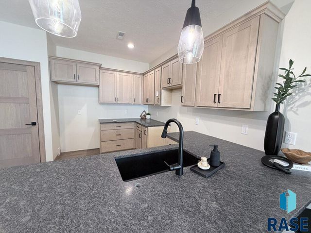 1100 S 6th Ave Avenue, Rock Rapids, IA 51246