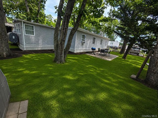 433 Mill Road 38, Calverton, NY 11933
