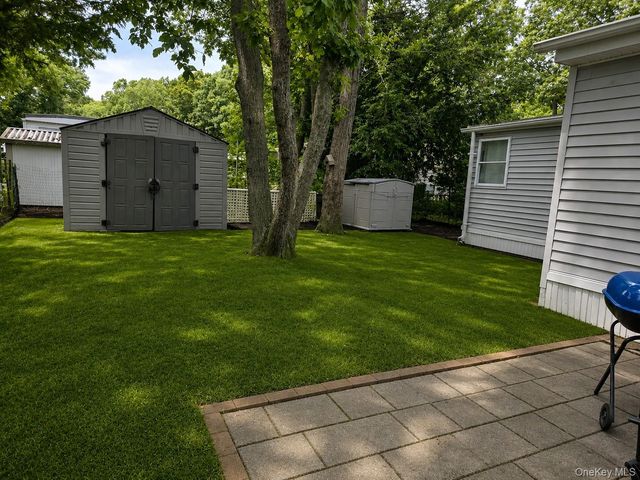 433 Mill Road 38, Calverton, NY 11933