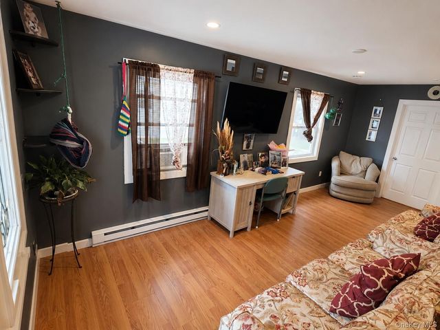 433 Mill Road 38, Calverton, NY 11933