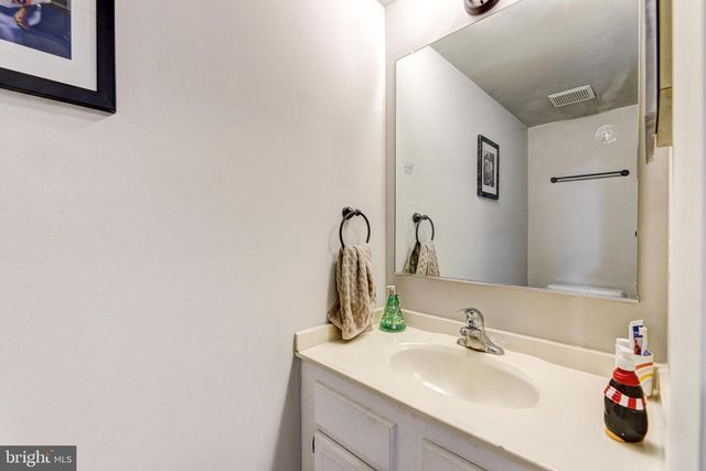 13 KEEN MILL CT, Catonsville, MD 21228