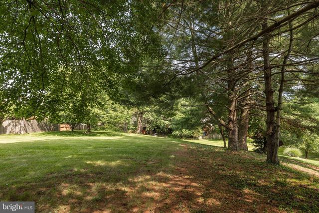 13 KEEN MILL CT, Catonsville, MD 21228