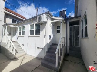 383 Harvey Drive A, Glendale, CA 91206