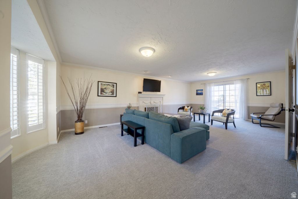 Image 5 of property listing at 761 E SAN SIMEON WAY, Bountiful, UT 84010