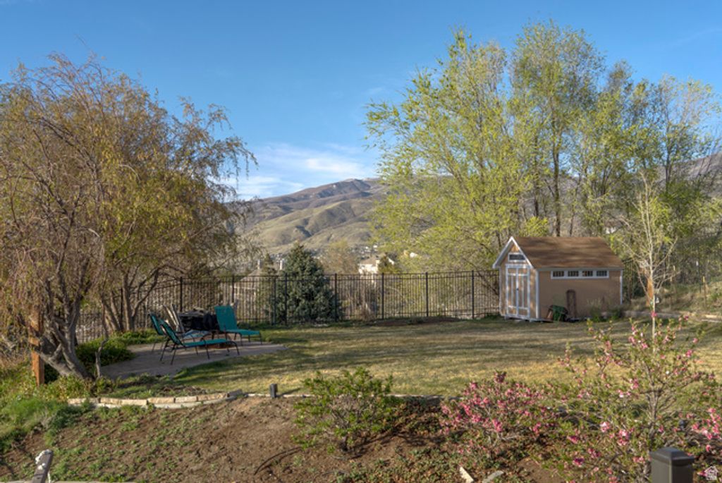 Image 43 of property listing at 761 E SAN SIMEON WAY, Bountiful, UT 84010
