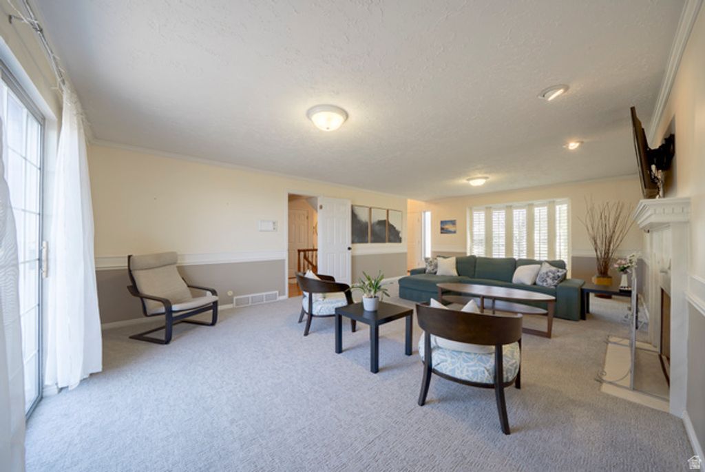 Image 6 of property listing at 761 E SAN SIMEON WAY, Bountiful, UT 84010