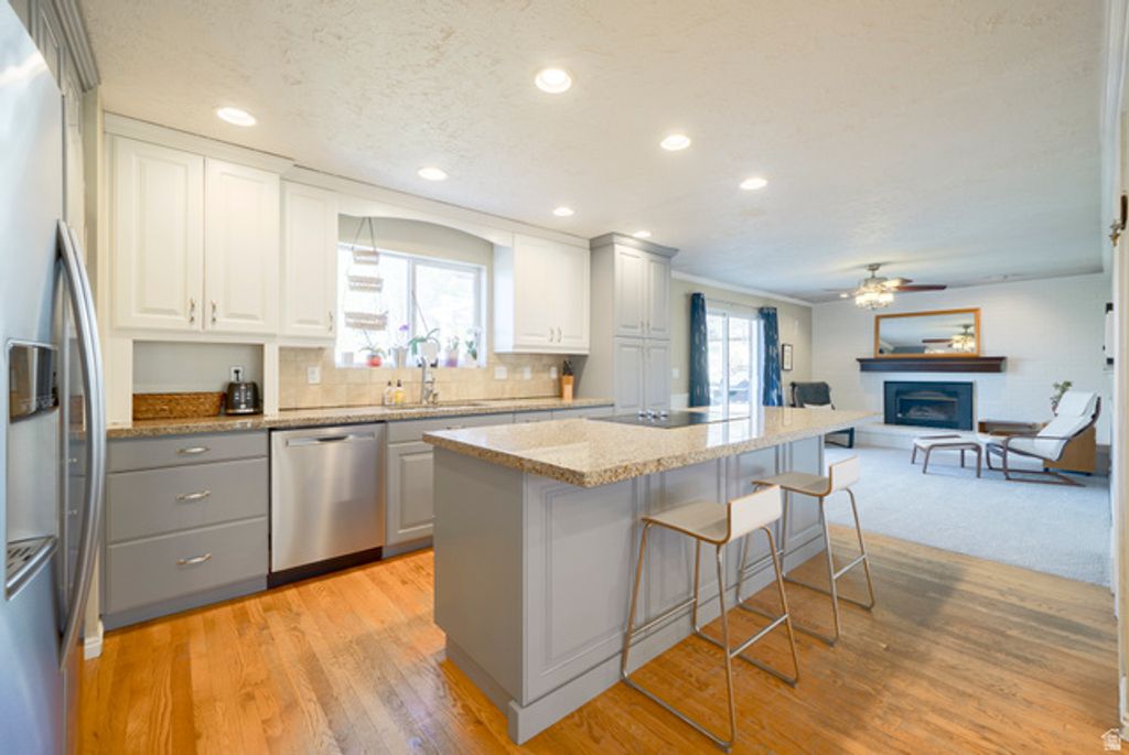 Image 10 of property listing at 761 E SAN SIMEON WAY, Bountiful, UT 84010