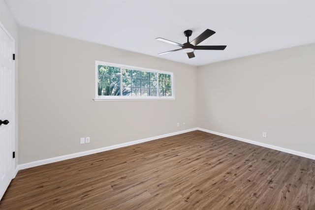 2386 Stanford Avenue, Clovis, CA 93611