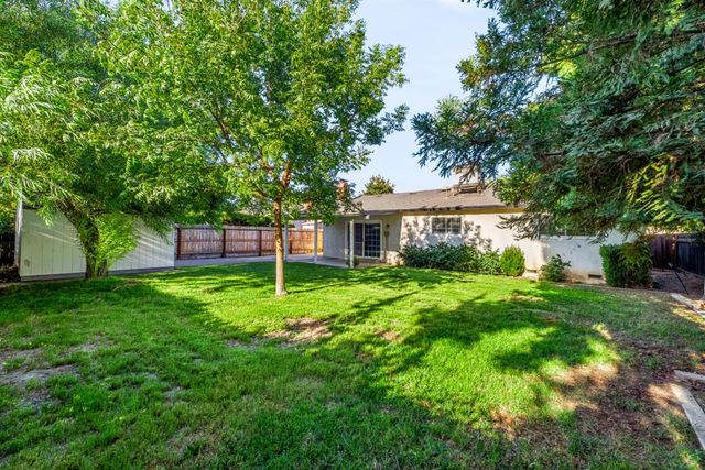 2386 Stanford Avenue, Clovis, CA 93611