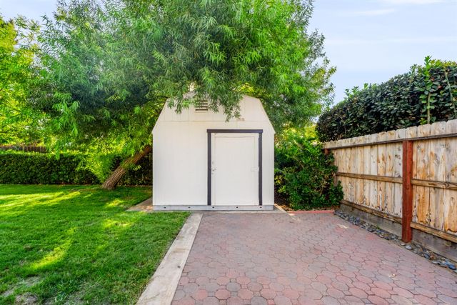 2386 Stanford Avenue, Clovis, CA 93611