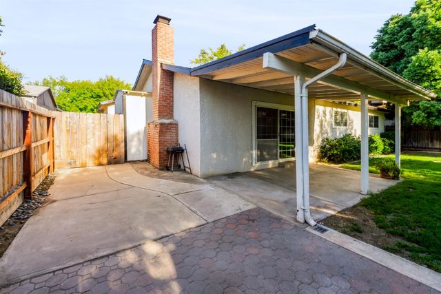 2386 Stanford Avenue, Clovis, CA 93611