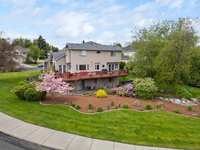 9019 N Rossmoor Ct, Spokane, WA 99208