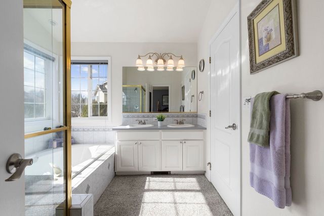 9019 N Rossmoor Ct, Spokane, WA 99208