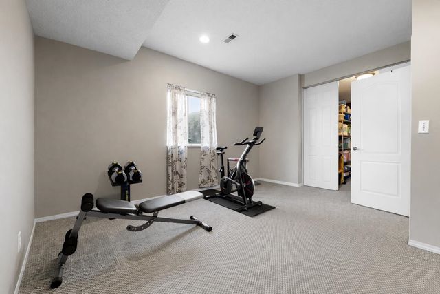 9019 N Rossmoor Ct, Spokane, WA 99208