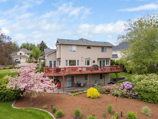 9019 N Rossmoor Ct, Spokane, WA 99208