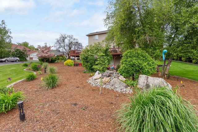 9019 N Rossmoor Ct, Spokane, WA 99208