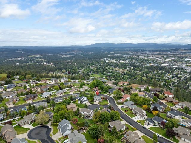 9019 N Rossmoor Ct, Spokane, WA 99208