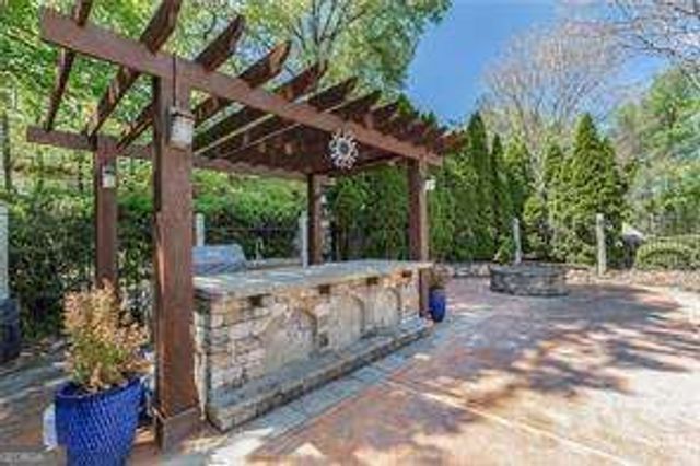 2544 Oakwood Trace SE, Smyrna, GA 30080