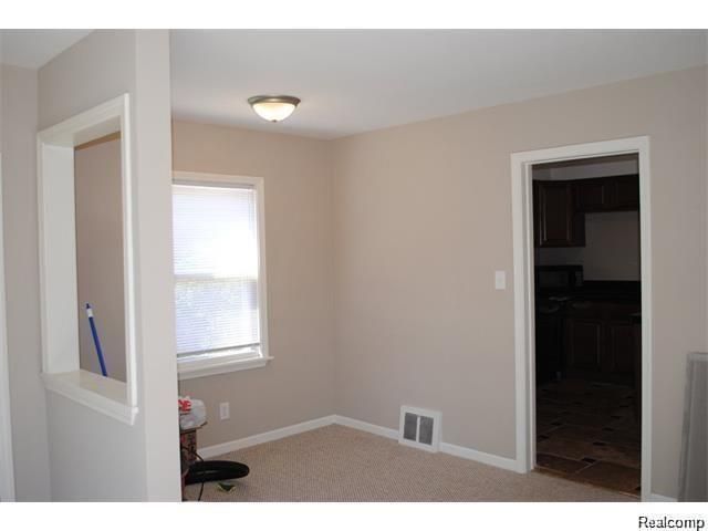 23269 Ithaca Street, Oak Park, MI 48237