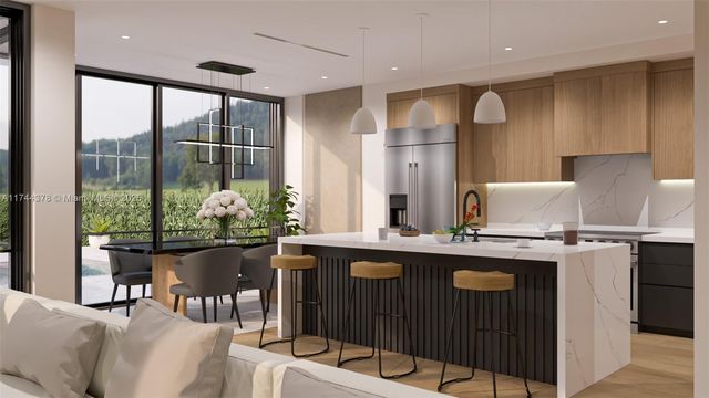 555 Catalonia Ave, Coral Gables, FL 33134