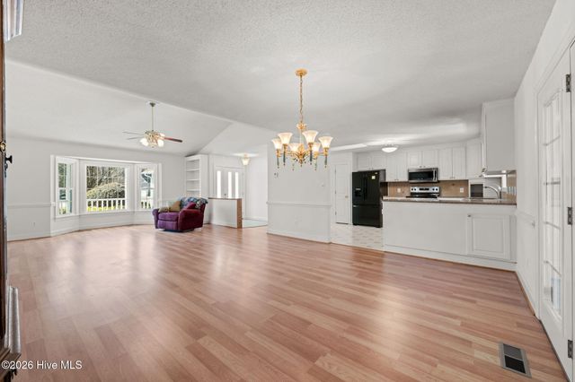 205 Dobbs Spaight Road, New Bern, NC 28562