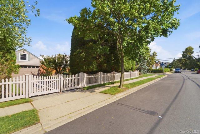 2063 Walnut Street, North Baldwin, NY 11510