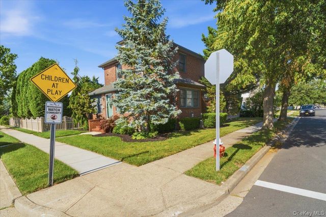 2063 Walnut Street, North Baldwin, NY 11510