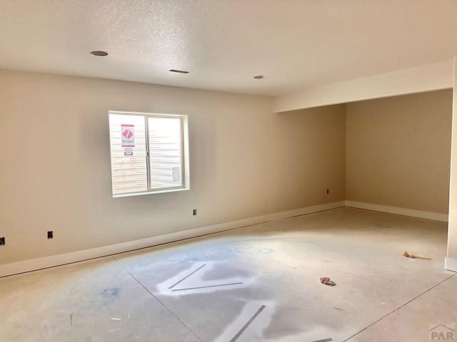 675 E Heron Dr, Pueblo West, CO 81007