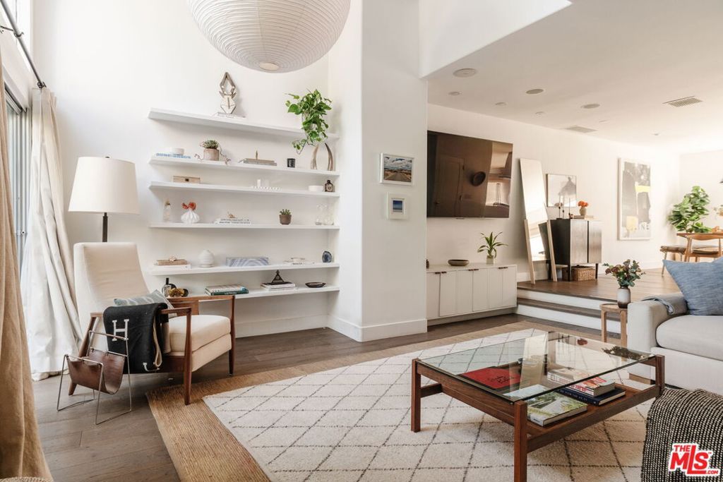 1979 Grace Avenue 2, Los Angeles, CA 90068 — exterior