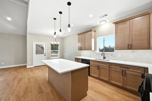 493 Lee Boulevard, Pottsboro, TX 75076