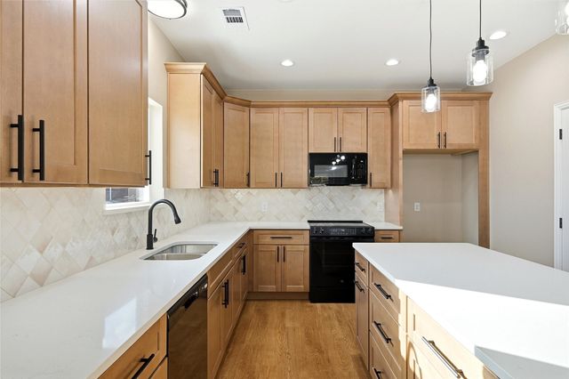 493 Lee Boulevard, Pottsboro, TX 75076