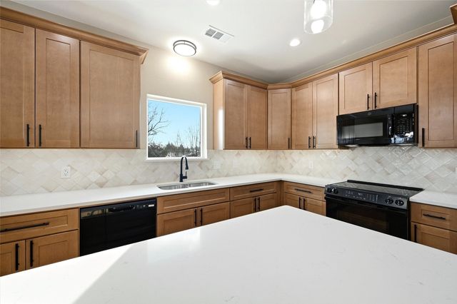 493 Lee Boulevard, Pottsboro, TX 75076