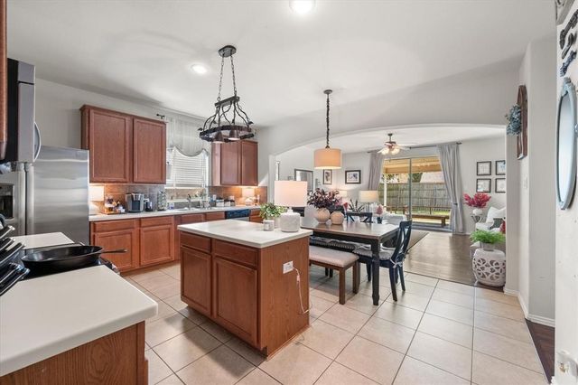 717 Boone Trail, Mansfield, TX 76063