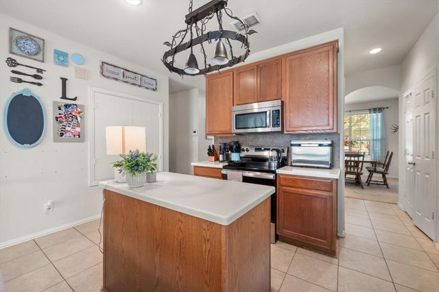 717 Boone Trail, Mansfield, TX 76063