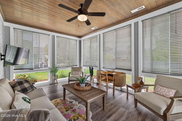 186 Jackline Drive, Hampstead, NC 28443