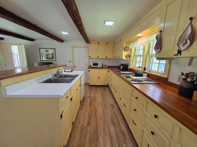 372 Canaan Street, Canaan, NH 03741