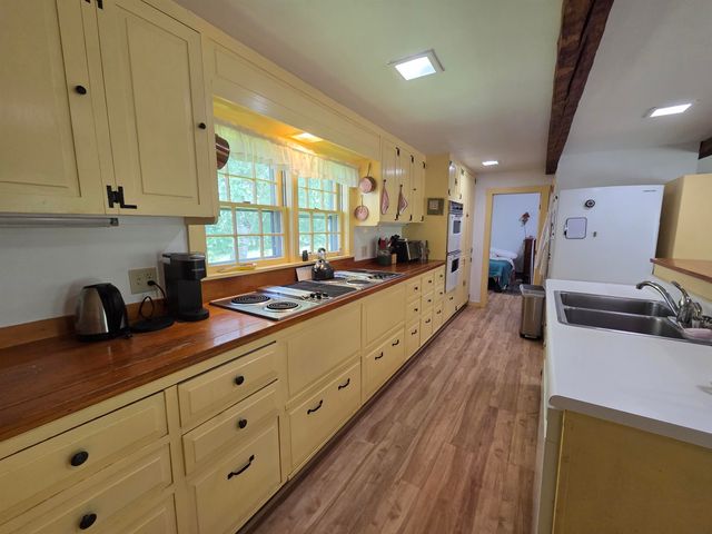 372 Canaan Street, Canaan, NH 03741