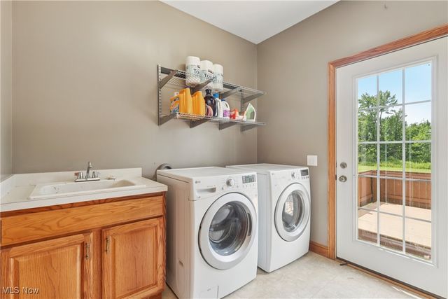 9900 Homestead Road, Wadsworth, OH 44281