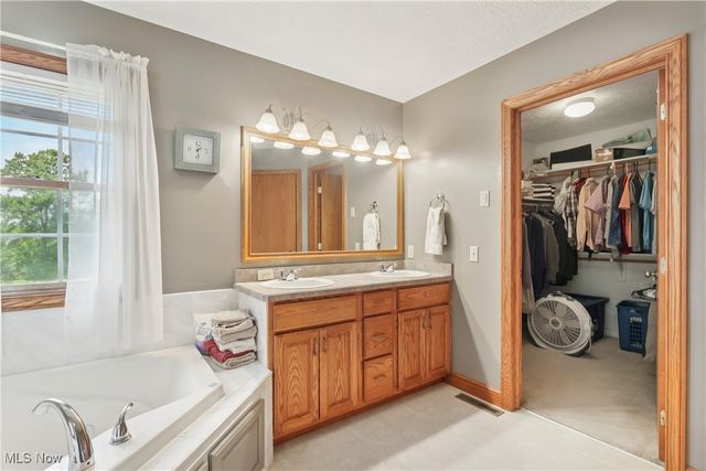 9900 Homestead Road, Wadsworth, OH 44281