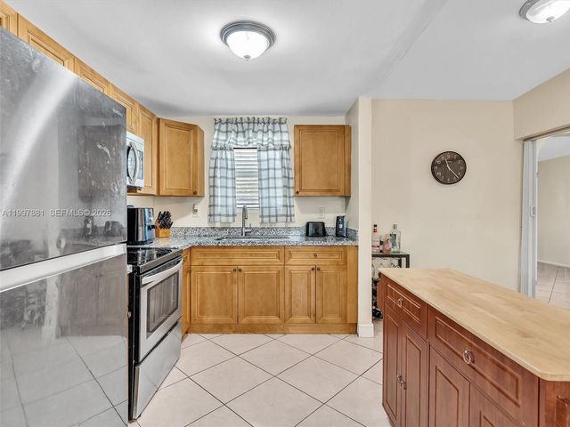 535 NW 29th Ter, Fort Lauderdale, FL 33311