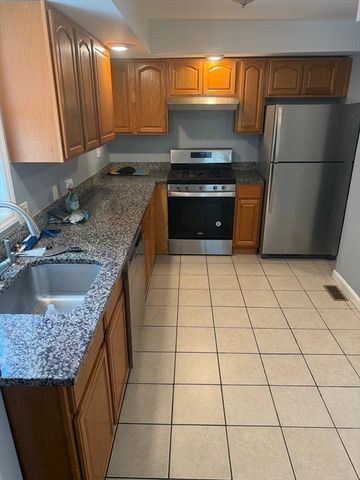 43 Walpole Ter 1, Canton, MA 02021