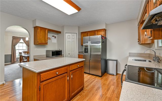 4823 Shamrogue Ct, Hampton, PA 15101