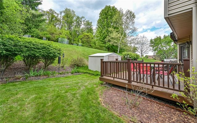 4823 Shamrogue Ct, Hampton, PA 15101