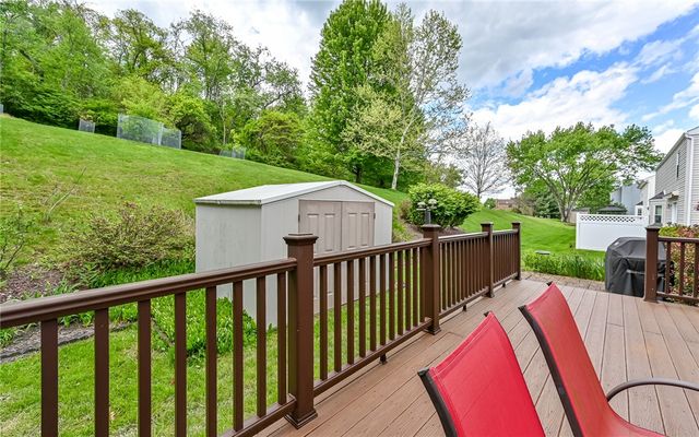 4823 Shamrogue Ct, Hampton, PA 15101