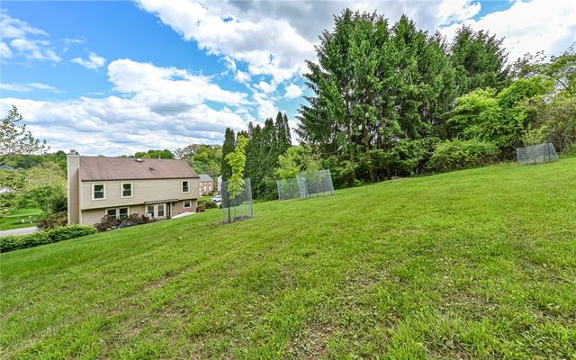 4823 Shamrogue Ct, Hampton, PA 15101