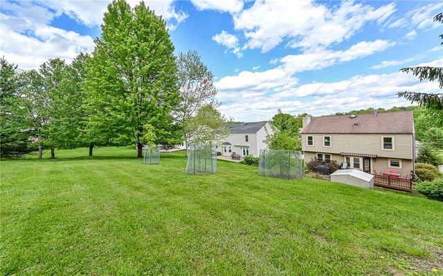 4823 Shamrogue Ct, Hampton, PA 15101