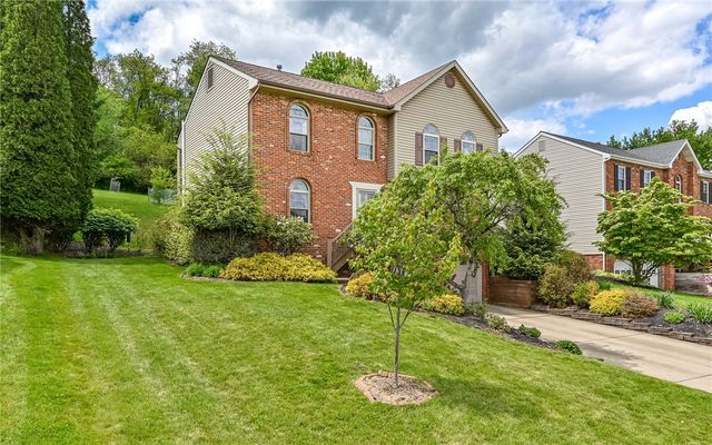 4823 Shamrogue Ct, Hampton, PA 15101